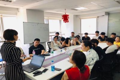 我院商学院学生参观“气球旅游”公司