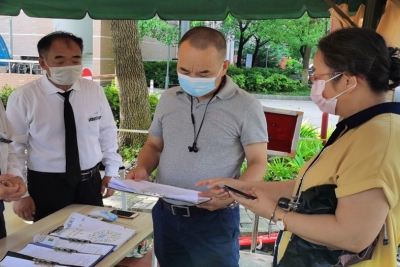 校长彭振云等检查疫情防控及假期工程建设情况