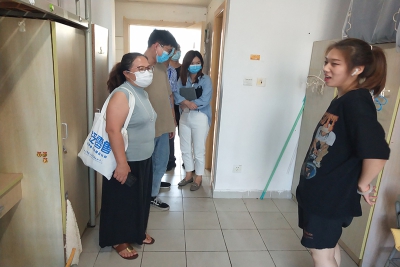 商学院领导开学走访学生宿舍 关心返校学生