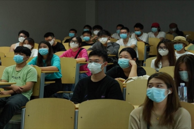 紧扣时事热点,进行实效思政教育