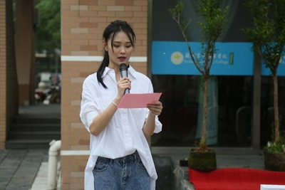 种下感恩，种下希望 ——我校举行2021届毕业生纪念树种植仪式