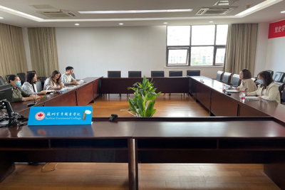 华润万家有限公司来我校参观并座谈交流