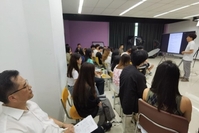 校领导、职能部门领导深入课堂聆听开学第一课