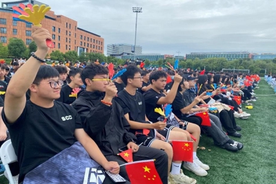 “苏”写青春，放飞梦想：苏州百年职业学院新生参与2023年苏州高校新生开学季活动启动仪式