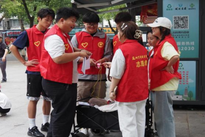 “快乐运动，健康成长” 我校艺术设计学院开展社区亲子运动会活动